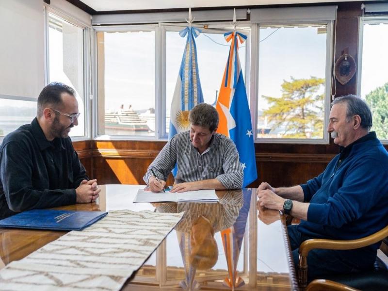 Interponen acción judicial para defender la autonomía provincial y el Puerto de Ushuaia