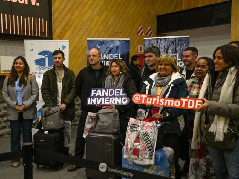 El INFUETUR y Flybondi trabajan en fortalecer la comercializacin de la ruta Ushuaia-El Calafate 