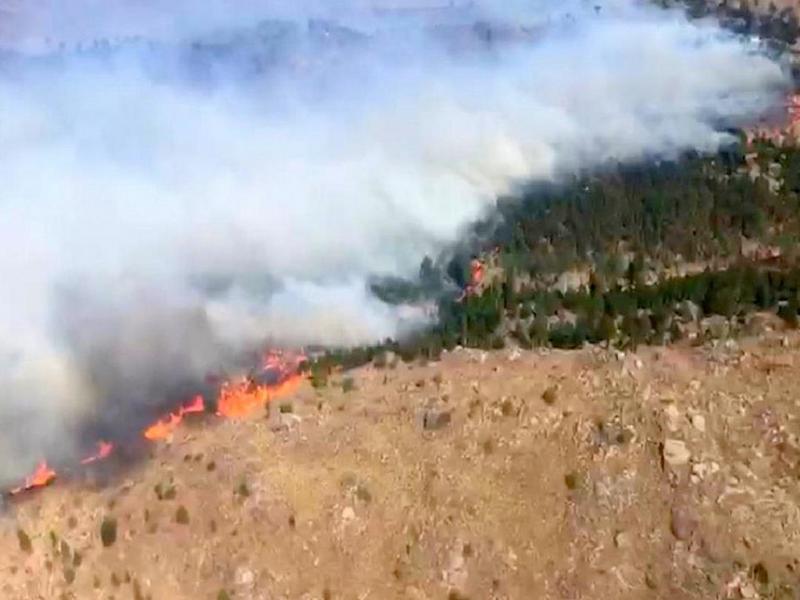 Sigue descontrolado el incendio en Calamuchita: evacuados y viviendas afectadas