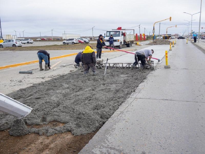 Con un importante despliegue, se puso en marcha el Plan de Obras Viales en Ro Grande 