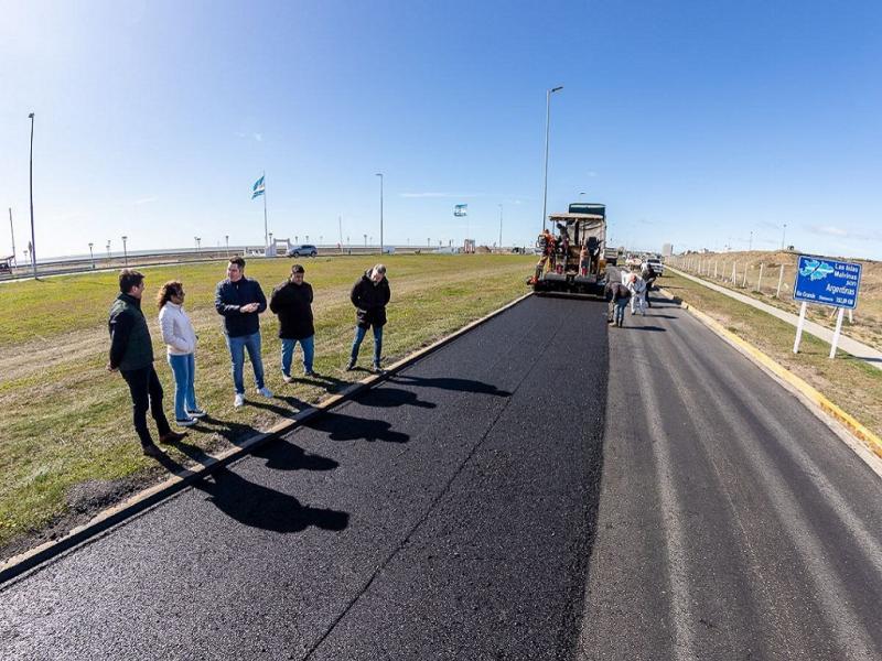 Martin Prez recorri los avances de obra de remediacin asfltica de la Avenida Hroes de Malvinas 