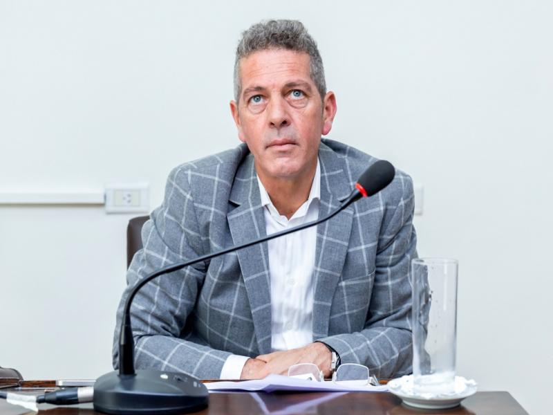 Lffler exige accin inmediata del Gobernador para resolver el problema de OSEF