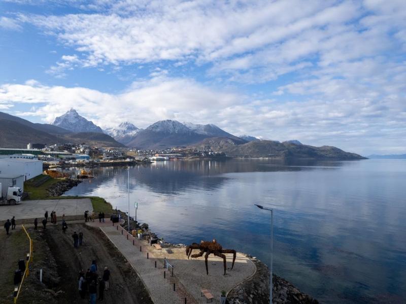 Se inauguró en Ushuaia el Paseo de la Centolla
