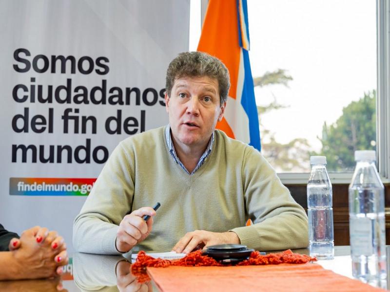 Melella repudi reuniones reservadas entre Defensa y el Reino Unido y exigi explicaciones pblicas al Ministro Petri 