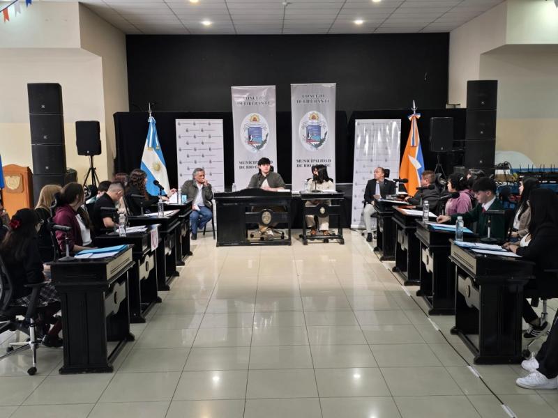 Estudiantes secundarios de Río Grande sesionaron en el marco del programa “Concejales Estudiantiles”