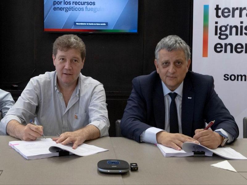 Tierra del Fuego e YPF firmaron la cesión oficial de áreas hidrocacrburíficas a la provincia