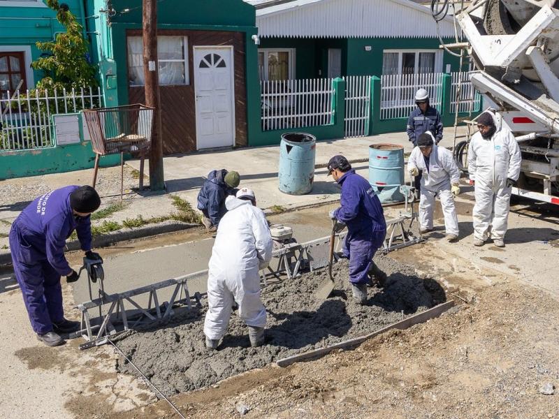 Contin�an los trabajos en diversas arterias de la ciudad de R�o Grande