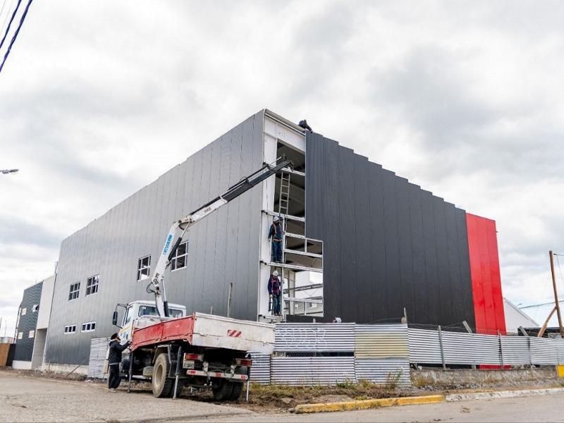 Cerramiento y tareas interiores en el nuevo gimnasio del Colegio Soberan�a Nacional 
