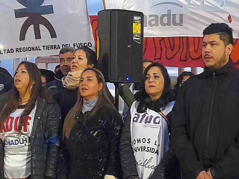 �Que cumplan con esta Ley votada cuatro veces en la C�mara de Diputados y en la C�mara del Senado�, Andrea Freites 