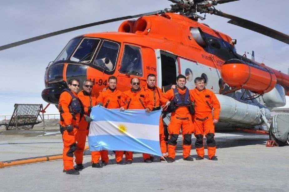 Siempre me interioric por el trabajo que estaban haciendo, ms teniendo en cuenta el riesgo que significa cruzar desde la Isla de Tierra del Fuego hacia la Antrtida, que forma parte de nuestra provincia, destac el mandatario provincial. 