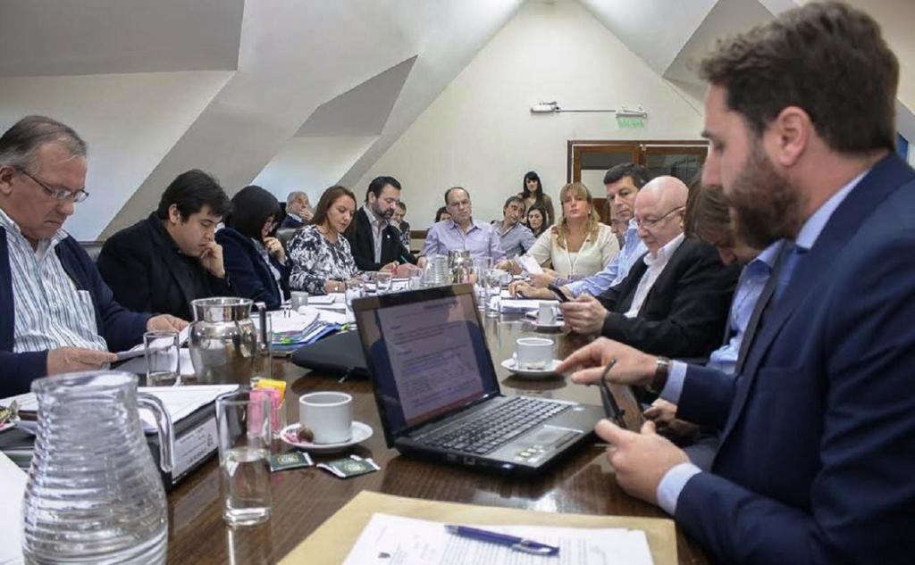 La reglamentacin establecer las pautas para el clculo del coeficiente de actualizacin semestral. Previo a cada actualizacin se dar intervencin al Tribunal de Cuentas de la Provincia a los fines de que preste conformidad, expresa el proyecto. 