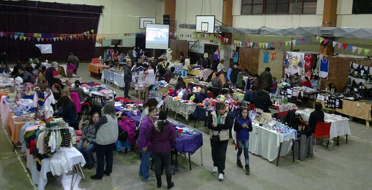 La Expo Encuentro es un espacio en el que se conjugan la comercializacin de productos bajo el lema Eleg Economa Social Fueguina, 