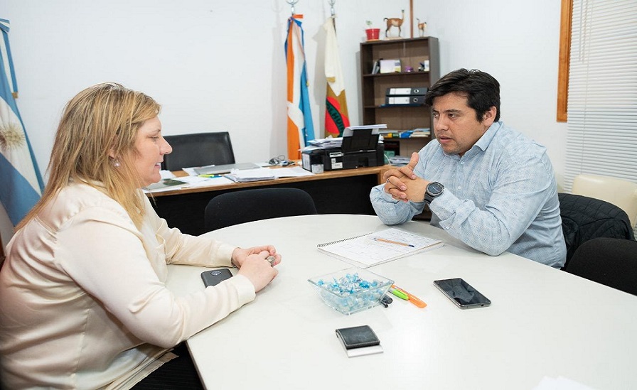 Charlamos sobre el trabajo que se hace desde el Municipio de Tolhuin con la posta sanitaria y en relacin a los servicios de agua, cloacas y gas, factores que intervienen de manera clave en la salud de la gente, dijo la Dra. di Giglio.  