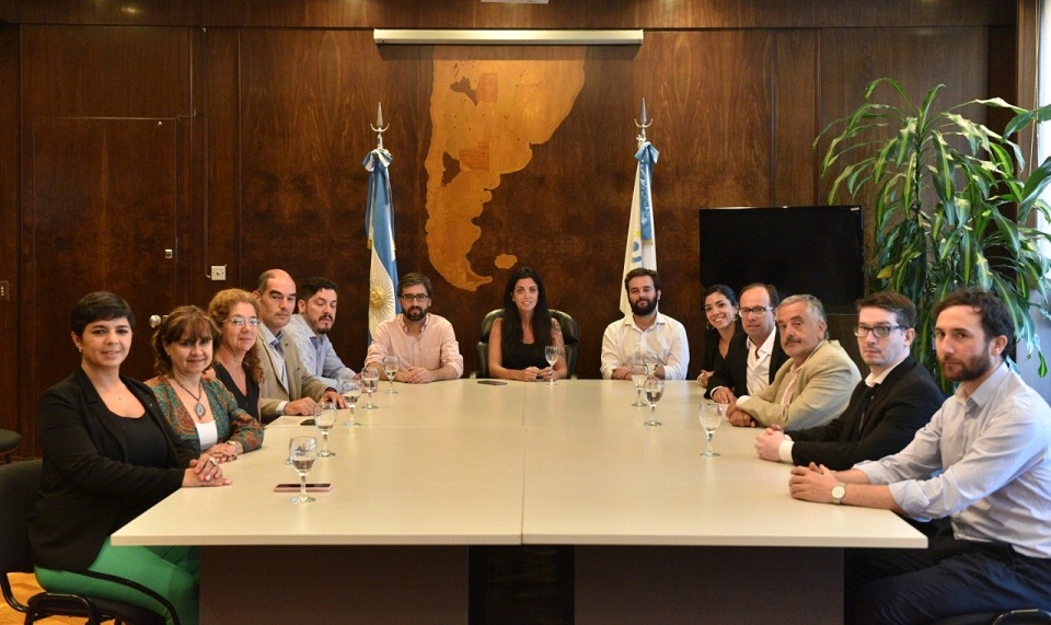 Ysica Garay estuvo reunida junto a la Directora Ejecutiva del PAMI, Luana Volnovich, donde conversaron acerca de las acciones que se llevarn adelante para reconstruir el PAMI en todo el pas.