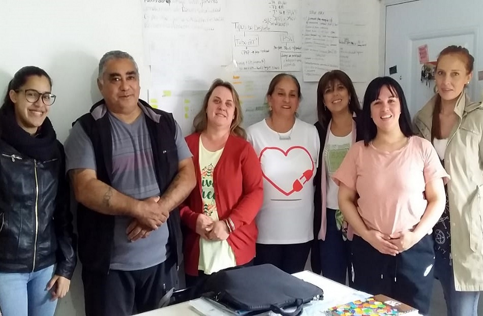 Familiares de pacientes Electrodependientes se reunieron con Valeria Snchez y Jsica Pedra, del rea de Coordinacin de Gestin con Instituciones Intermedias del Municipio de Ro Grande.