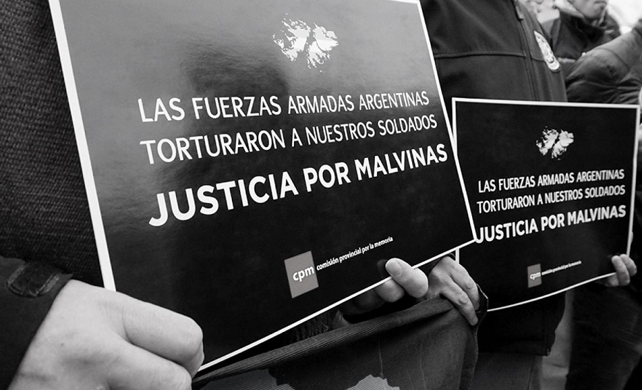 De esta forma, a los soldados que sufrieron torturas los obligaron a callar, explic Guerrero Iraola, quien calific a esta resolucin como un hecho histrico en la historia judicial de Argentina.