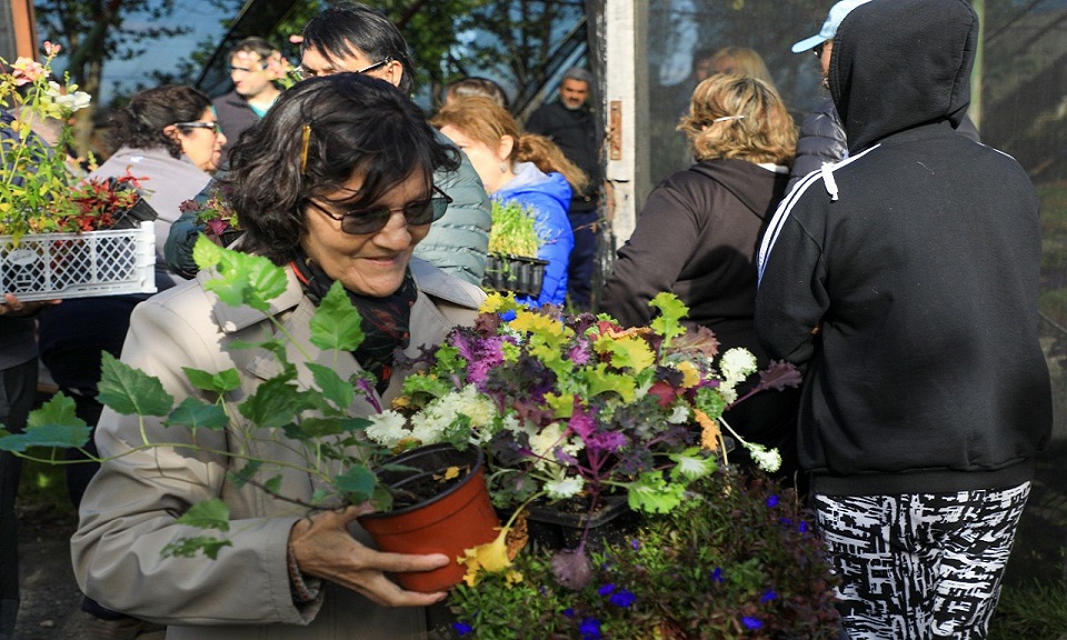 Los chicos que trabajan en el Vivero Municipal estn muy contentos, porque esto revaloriza su trabajo, dijo el Subsecretario de Ambiente y Espacios Pblicos, Rodolfo Sopena. 