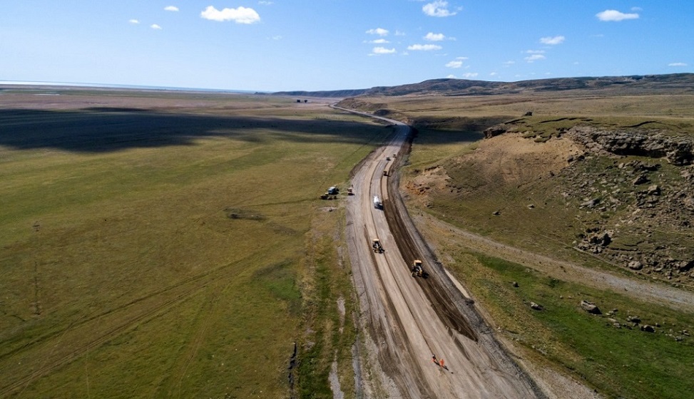 Se estn realizando los ltimos trabajos de excavacin y movimiento de suelo; luego comenzar la construccin de alcantarillas y la colocacin de base negra.