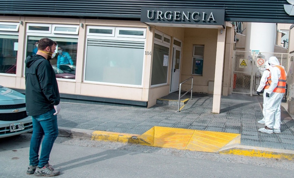 El producto es un eficiente biocida basado en una mezcla sinergizada de amonios cuaternarios. Su gran estabilidad lo convierte en una herramienta de fcil manejo y eficiente accin frente a todo tipo de microorganismos. 