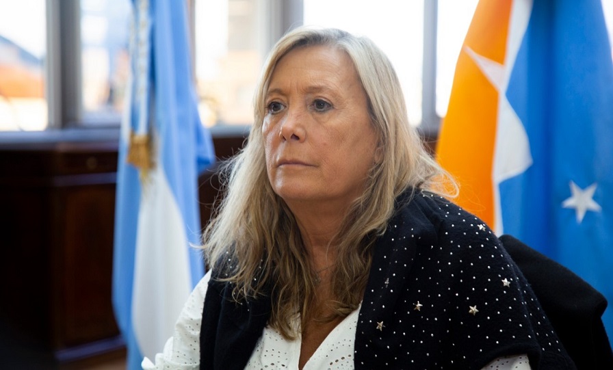 Volvemos a solicitar a la gente que no salga de sus hogares si no es estrictamente necesario y que cuidemos a nuestras familias y a nuestros seres queridos, resalt Adriana Chappern. 