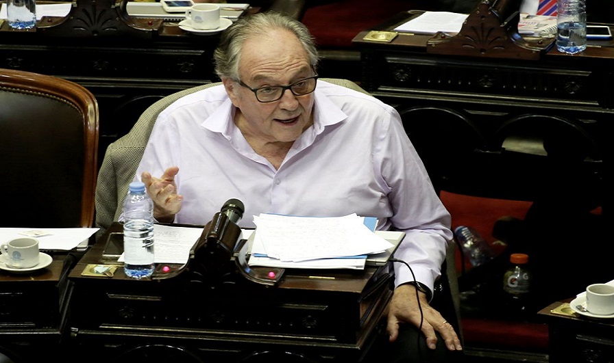 Argentina est proponiendo un escenario en donde en los prximos tres aos no tendra que afrontar desembolsos vinculados a la deuda externa, resalt el Diputado Nacional Carlos Heller. Foto: Prensa HCDN. 