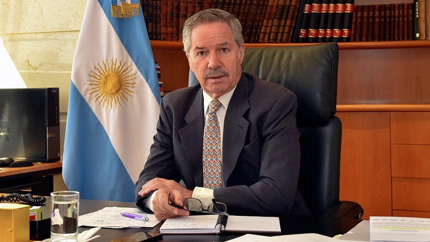 El Canciller argentino salió así en respuesta a las manifestaciones de la oposición y la Mesa de Enlace en contra de la decisión argentina de retirarse de la negociación de acuerdos de libre comercio entre el Mercosur y otros países. 	