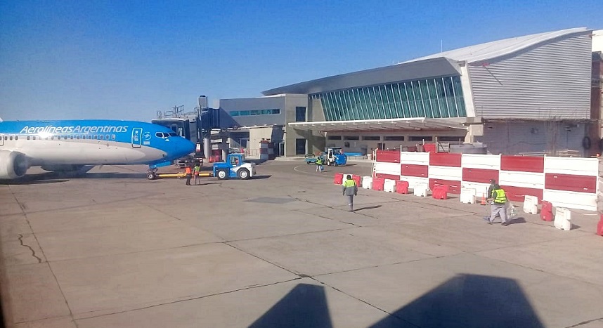 El primero de los vuelos ser el domingo 3 de mayo entre Buenos Aires y Comodoro Rivadavia, con horario de salida desde el Aeroparque Jorge Newbery a las 12 y partiendo desde el Aeropuerto 