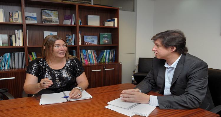 La Senadora Nacional Rosana Bertone junto al Lic. Fernando Peirano, 