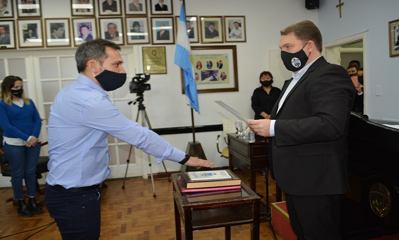 El Concejal Pablo Llancapani propuso al Dr. Sebastin Tesei para ocupar el cargo de Secretario Legislativo de la institucin lo cual fue aprobado por la totalidad de los Concejales presentes.