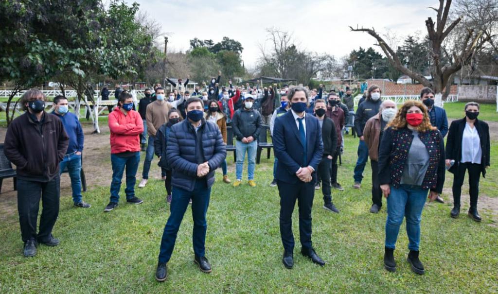 El programa se implementar en todo el pas y su objetivo es acompaar a los jvenes que atraviesan la salida de su tratamiento mediante la construccin de proyectos de vida a travs de la formacin para el trabajo y la terminalidad educativa