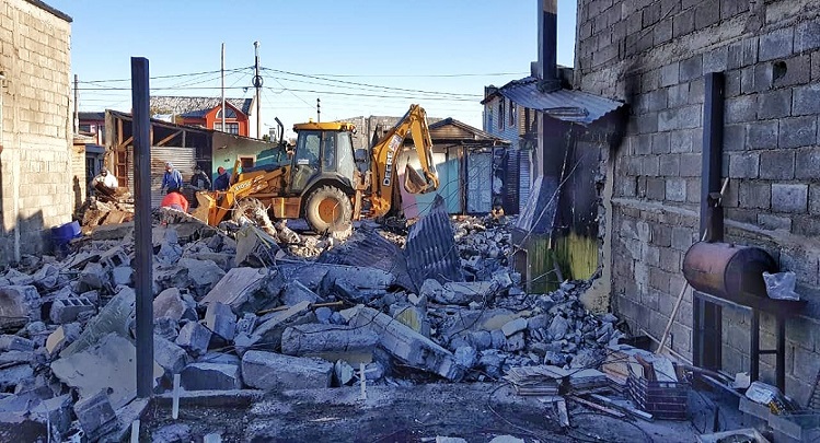 
Las distintas reas municipales tomaron contacto desde el primer momento. La asistencia a las familias damnificadas continuar por el tiempo necesario, destacaron desde el Municipio de Ro Grande. 
