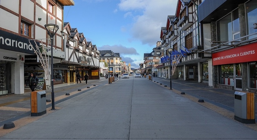 Da pena ver prcticamente desierto al centro de Ushuaia. Hay miles de empresarios tursticos en el pas que invirtieron y que estn en serios problemas, resalt el Senador Pablo Blanco.