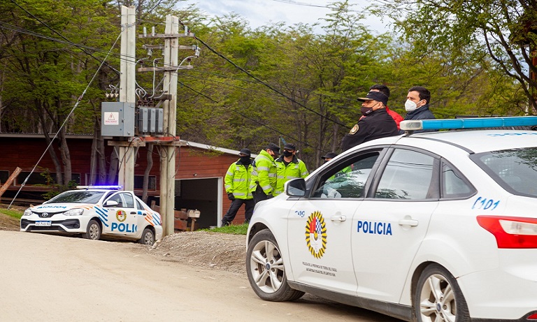 Desde el Ejecutivo vamos a acompaar estas medidas a fin de evitar este tipo de irregularidades, repudiamos estos hechos y seguiremos trabajando para garantizar la seguridad de la comunidad y los espacios pblicos, asegur Diego Carol.