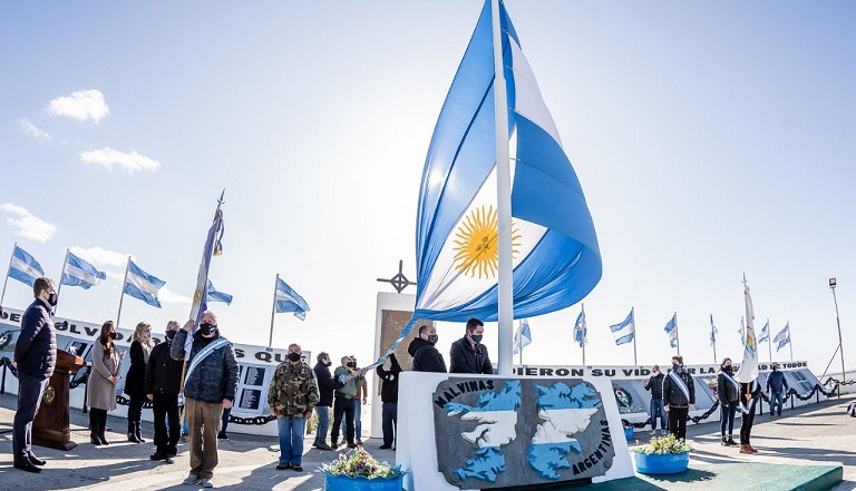 Ser riograndense y malvinero son conceptos que van unidos. Es nuestra identidad y orgullo. Estoy convencido que Malvinas es presente y futuro, futuro cargado de historia, identidad y memoria, dijo Martn Prez. 