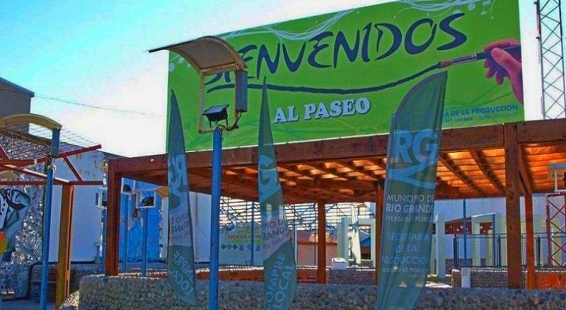 En la Feria en Grande los vecinos y vecinas podrn aprovechar la amplia gama de productos que ofrecen emprendedores, artesanos y productores hortcolas riograndenses.