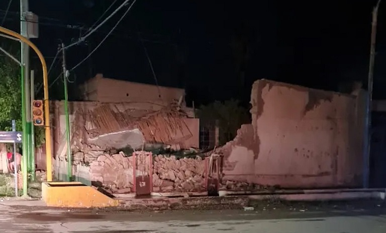 En San Juan, ese primer sismo de 6,8 grados en la escala de Ritcher se sinti con fuerza y algunos habitantes aseguraron por las redes sociales que la tierra tembl durante casi un minuto.