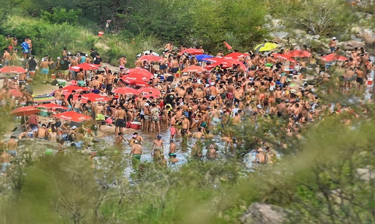 No se trata de un cierre total, sino de una restriccin de acceso debido a que estos sitios colmaron la capacidad, ya que debido a la pandemia del coronavirus los balnearios tambin tienen un aforo aprobado del 50 por ciento.