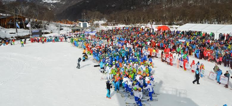 Con los equipos de deportistas de 30 pases qued inaugurado el Interski 2015 en la ciudad de Ushuaia

