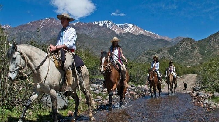 Ha sido muy bueno y en todos lados, porque hasta ahora era que los fines de semana largos eran buenos en la montaa, en San Rafael en la zona de cabaas, o en el Valle de Uco. Pero en esta oportunidad fue en todos lados, dijo Fernando Barbera. 