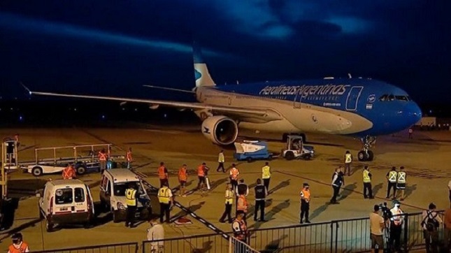 El ltimo viernes, a las 14.30, arrib el sptimo vuelo desde Mosc tras 40 horas de operacin entre el tramo de ida, el tiempo de carga y el tramo de regreso, con 330.000 nuevas dosis que comenzarn a ser distribuidas en el pas este domingo.