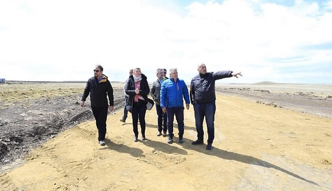 Haber comprado semejante montaa de tejido y semejante montaa de caos que no sirven para una obra de neto corte poltico, para inaugurar una pavada antes de una eleccin, la verdad que me hace ruido, sostuvo Enrique Sandri. 