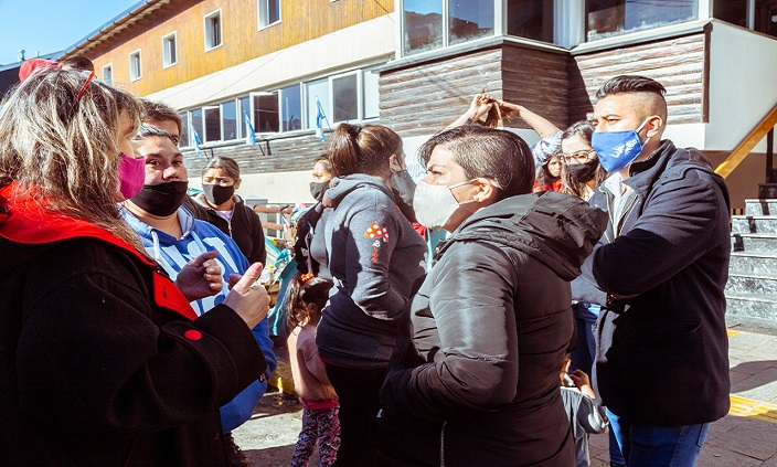 La situacin que plantean estas personas no es exclusiva. Tierra del Fuego viene de aos de una falta de poltica habitacional concreta, sin dar respuesta a los fueguinos, resalt record Gustavo Grech.