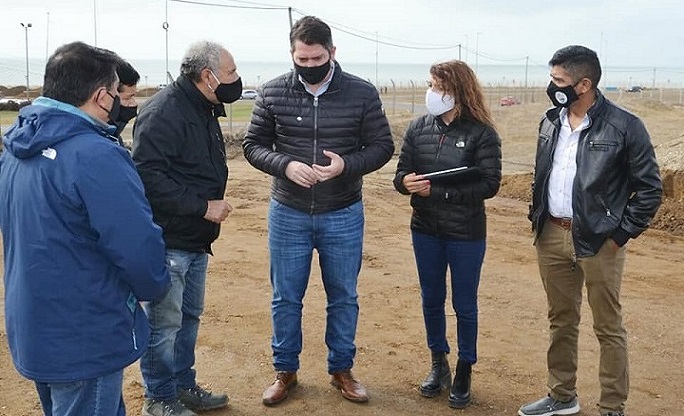 Al margen de pertenecer a diferentes bloques polticos, desde el Concejo Deliberante trabajamos en la unidad de cara al Centenario de Ro Grande, con obras que son fundamentales y necesarias para la ciudad, indic Javier Calisaya.