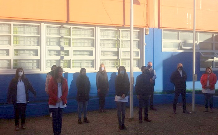 La institucin, tambin recibi una bandera nacional y una bandera provincial por parte del rea de Ceremonial y Protocolo de Gobierno de Tierra del Fuego.