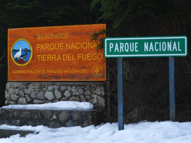 En el Parque Nacional Tierra Del Fuego, el proyecto contempla la obra bsica y pavimentacin de la RN N3 en unos 5,65 km desde la Avenida Alem hasta la zona de cobro y oficinas del Parque Nacional, entre otras obras. 