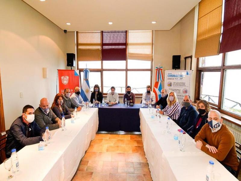 Melella, adems de destacar la obra de asfalto de la ruta N 1 en Tolhuin, tambin resalt la concrecin del asfalto en la frontera de San Sebastin, y el anuncio de la obra de asfalto para el acceso al Parque Nacional. 