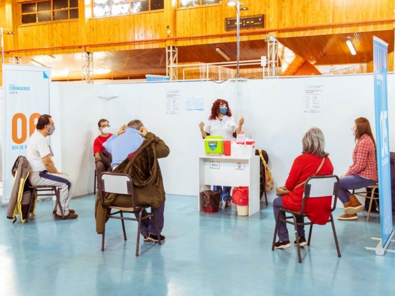 La inscripcin es para aquellas personas que deban recibir la primera dosis. En el caso de quienes ya cuenten con una dosis, debern aguardar a ser llamados para la colocacin de la segunda, resaltaron desde Salud de Tierra del Fuego.