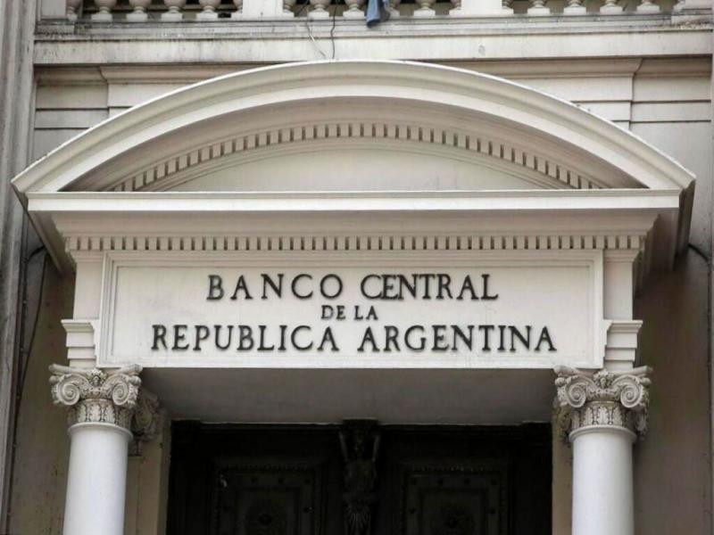 La medida fue resuelta por el Directorio del BCRA como una forma de reforzar las normas de seguridad de los bancos y su responsabilidad para detectar maniobras fraudulentas.