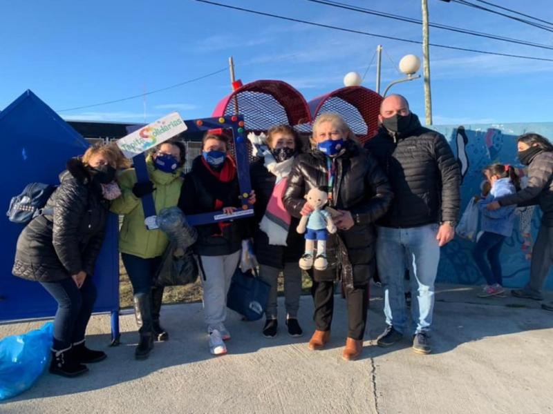 Felices de dejar instalado un nuevo punto de acopio para el Programa de Reciclado y Medio Ambiente de la Fundacin Garrahan; infinitas gracias y vamos por ms, seal Mnica Becerra.