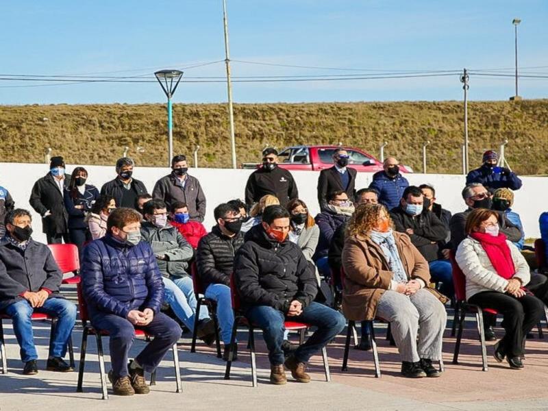 Nuestra industria tiene un nivel altsimo y hoy estamos trabajando para que ese desarrollo tambin ocurra en el gas y el petrleo. Estamos cerca de tener la industrializacin de gas y petrleo que necesitamos, resalt Gustavo Melella. 